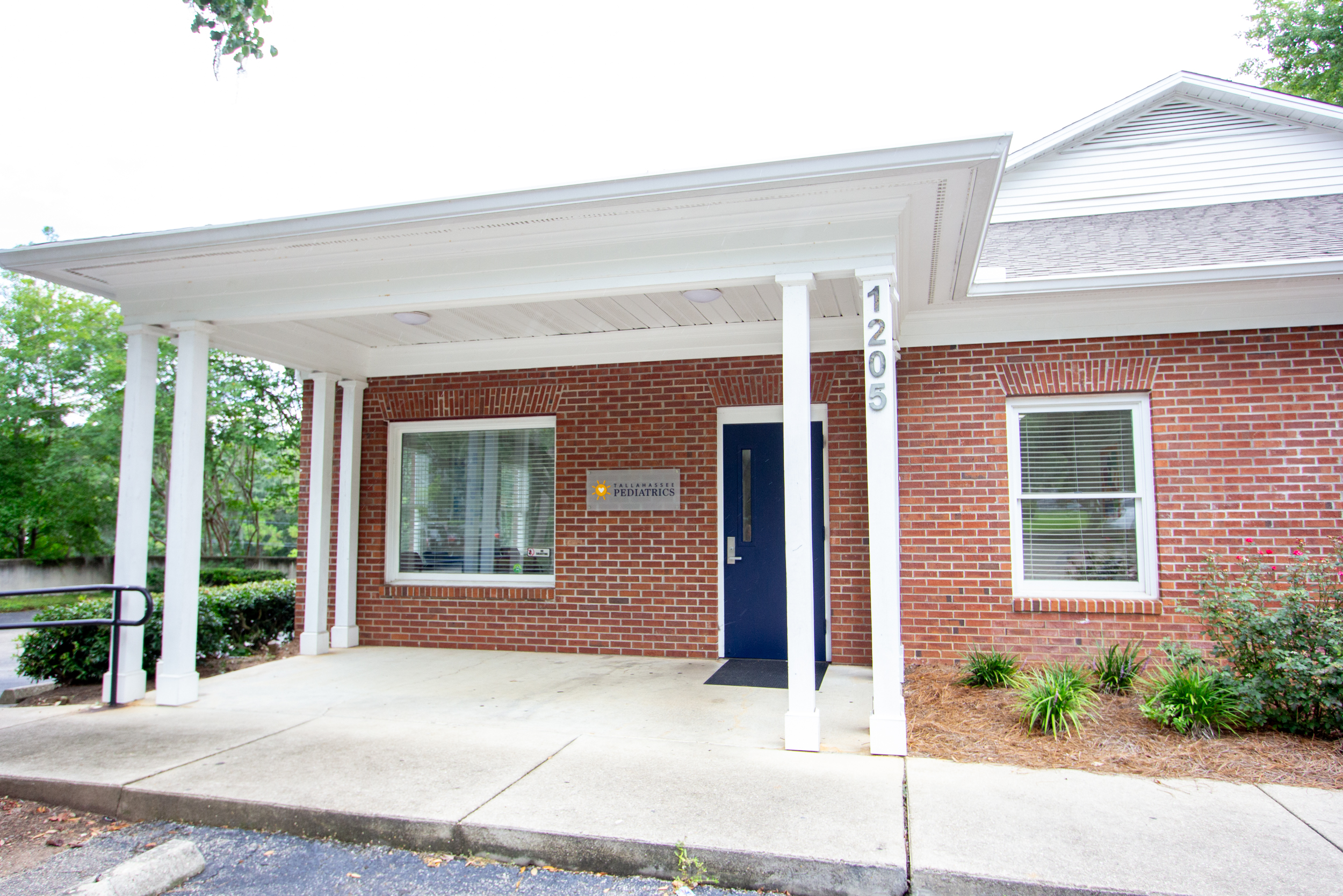 Front entry of Tallahassee Pediatrics building